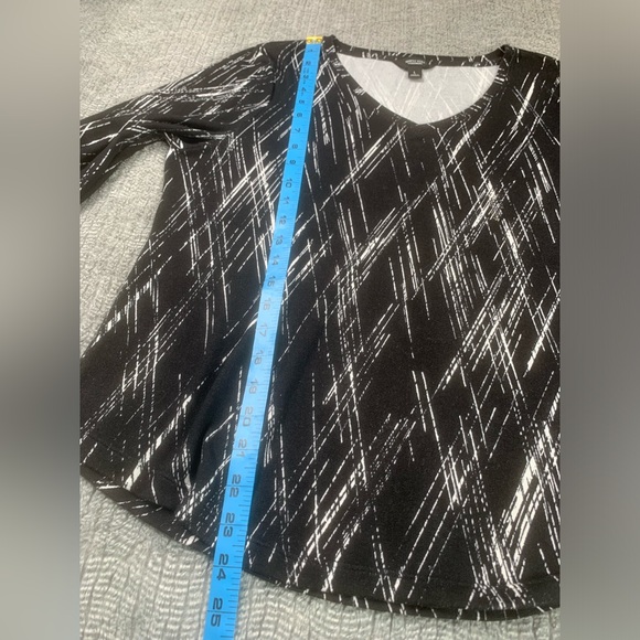 3/$20 Simply Vera Vera Wang Women’s Patterned V Neck Sweater Size Large - Picture 6 of 12